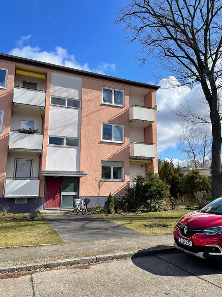 Zehlendorf erleben: Gepflegte 2-Zimmer-Wohnung mit Balkon — photo 1